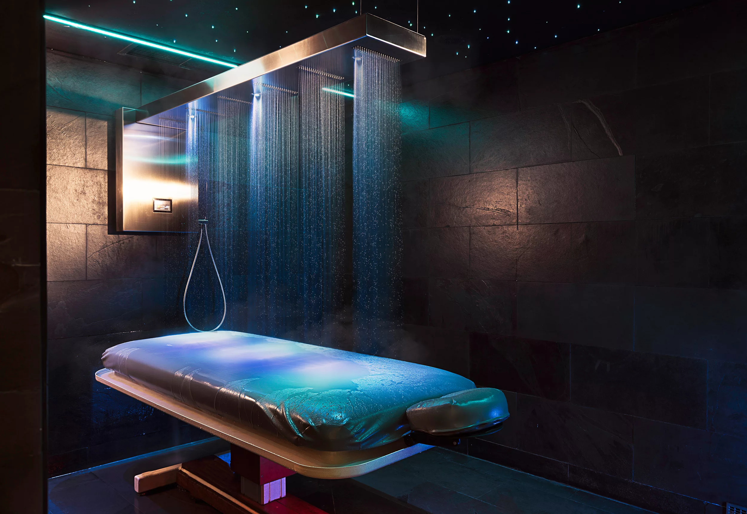 Cabină de tratament cu duș Vichy și lumină albastră, SHISEIDO SPA